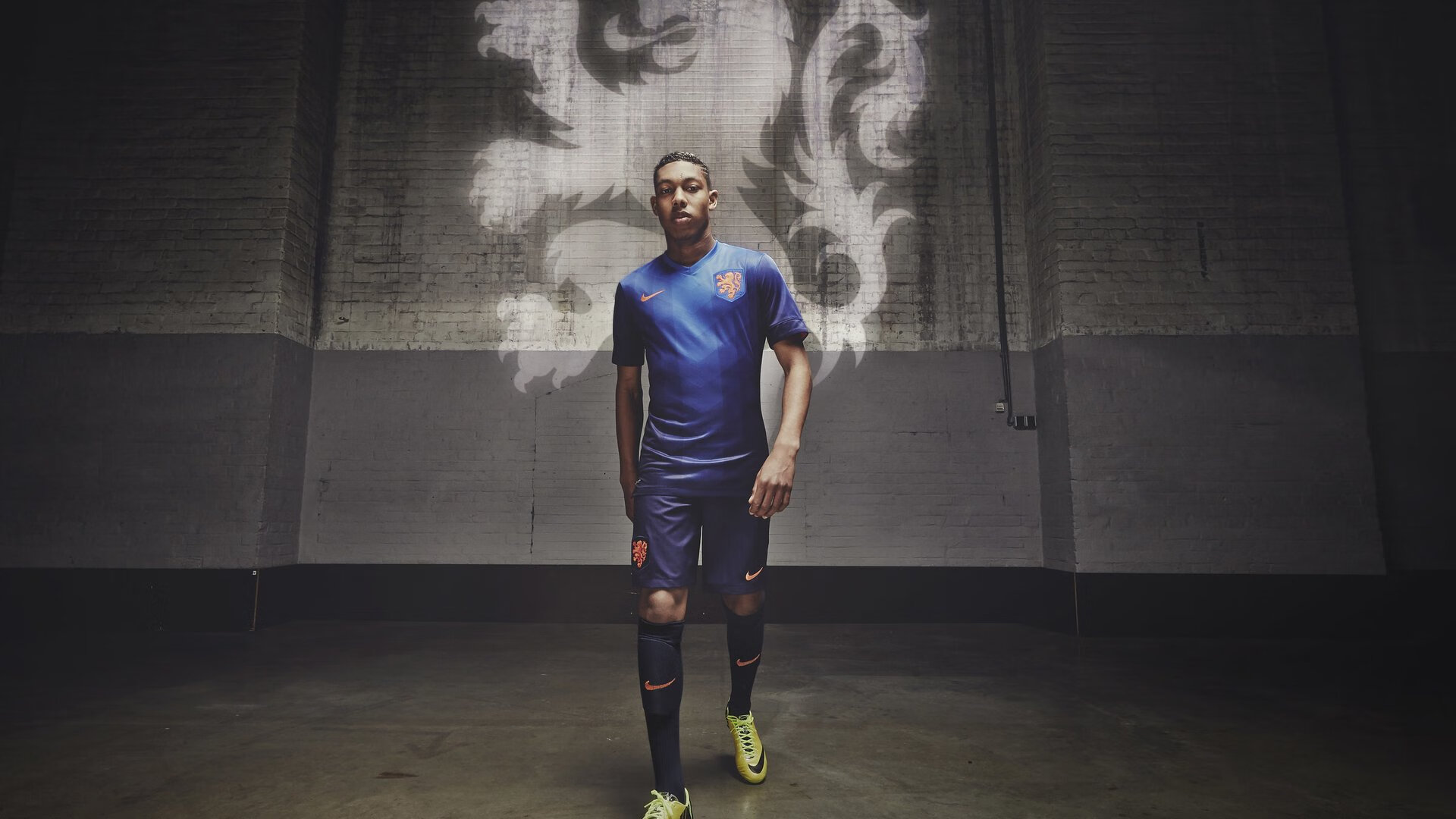 世预赛惊现一边倒!波兰单节暴走打崩秘鲁,归化悍将苏亚雷斯封神之夜